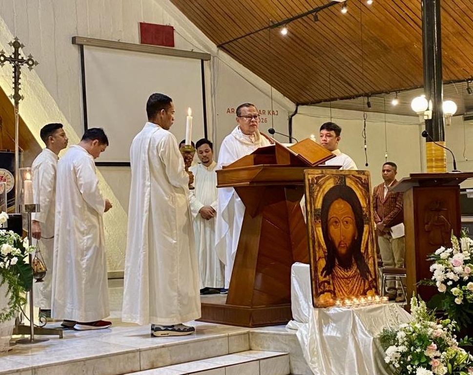 圣艾智德 - 雅加达团体55周年感恩祭由主教伊格内修-苏哈约主持
